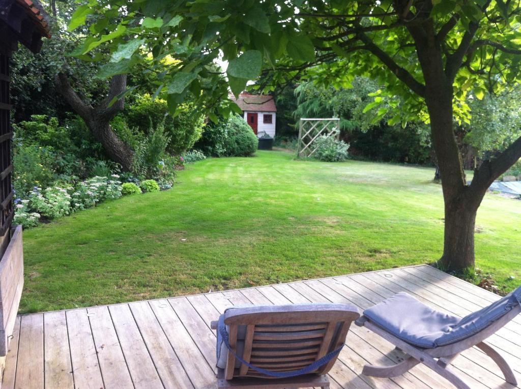 Bonningtons Stansted Self Catering Hotel Станстед Маунтфитчет Стая снимка