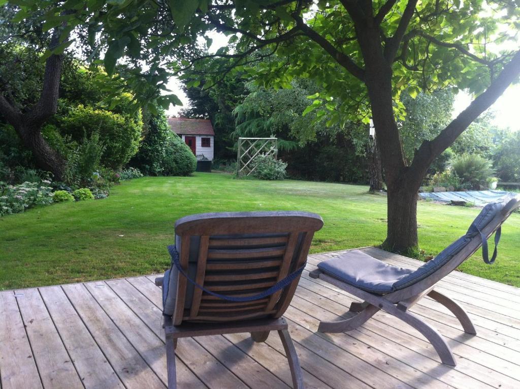 Bonningtons Stansted Self Catering Hotel Станстед Маунтфитчет Стая снимка