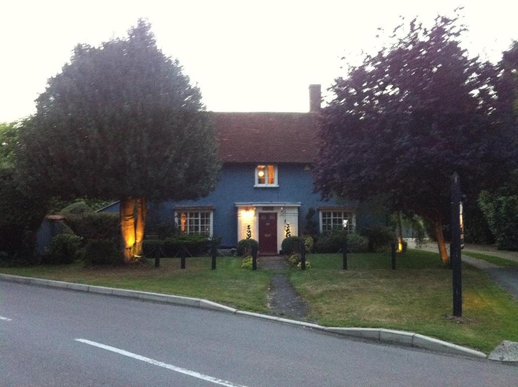 Bonningtons Stansted Self Catering Hotel Станстед Маунтфитчет Стая снимка