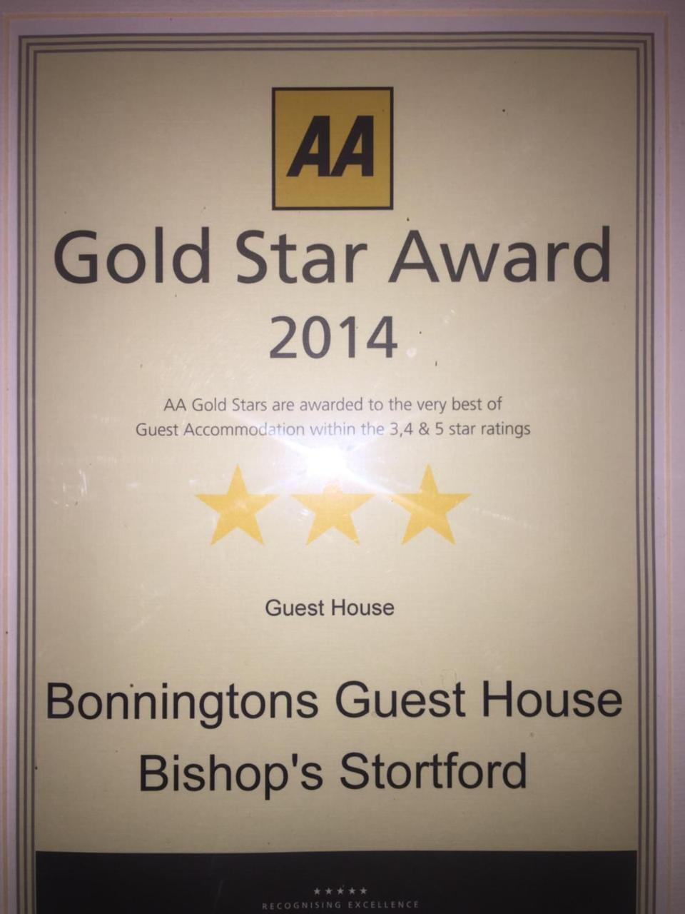 Bonningtons Stansted Self Catering Hotel Станстед Маунтфитчет Екстериор снимка